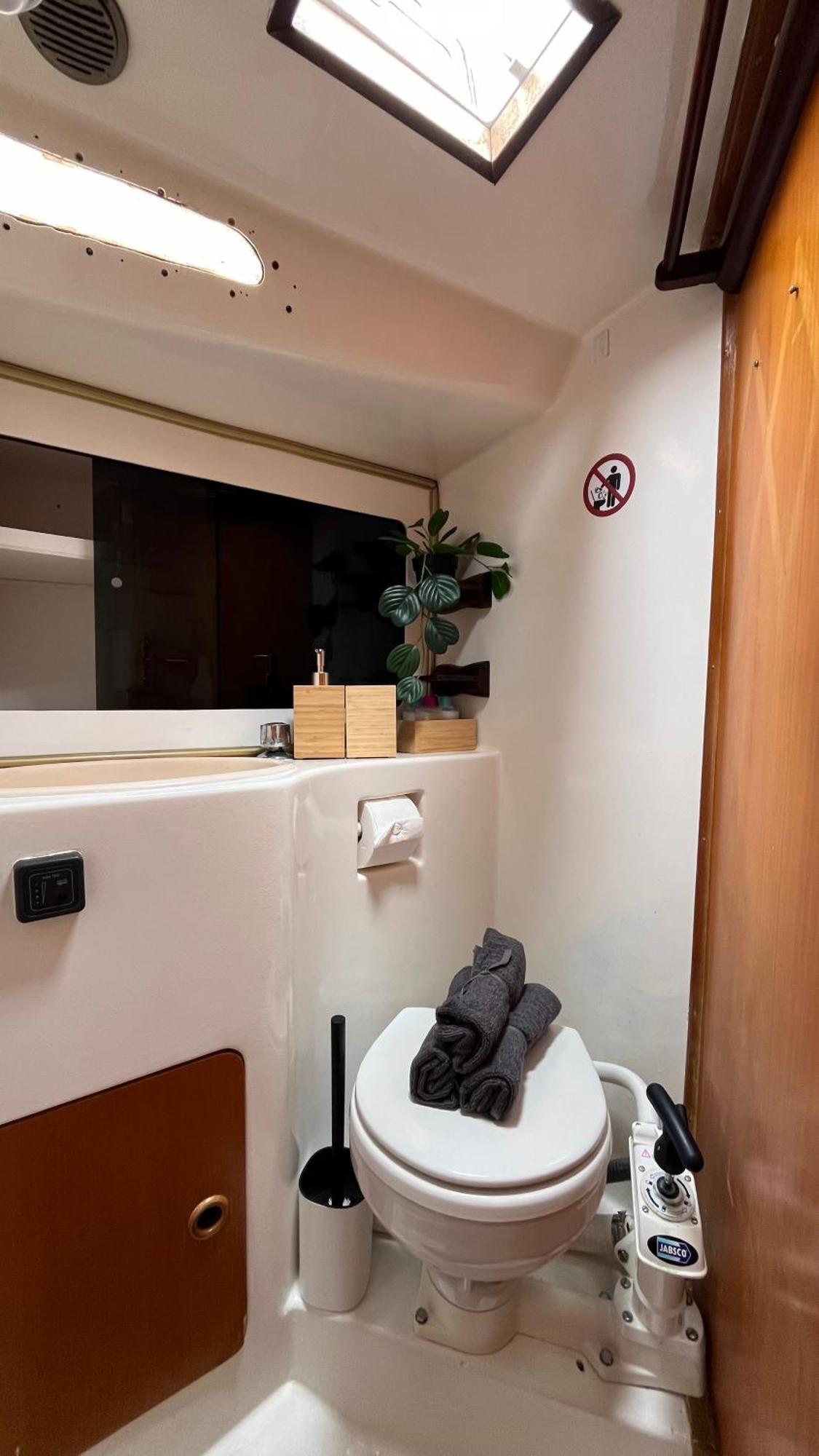 Velero Puma 32 Hotel Caleta de Sebo Exterior photo